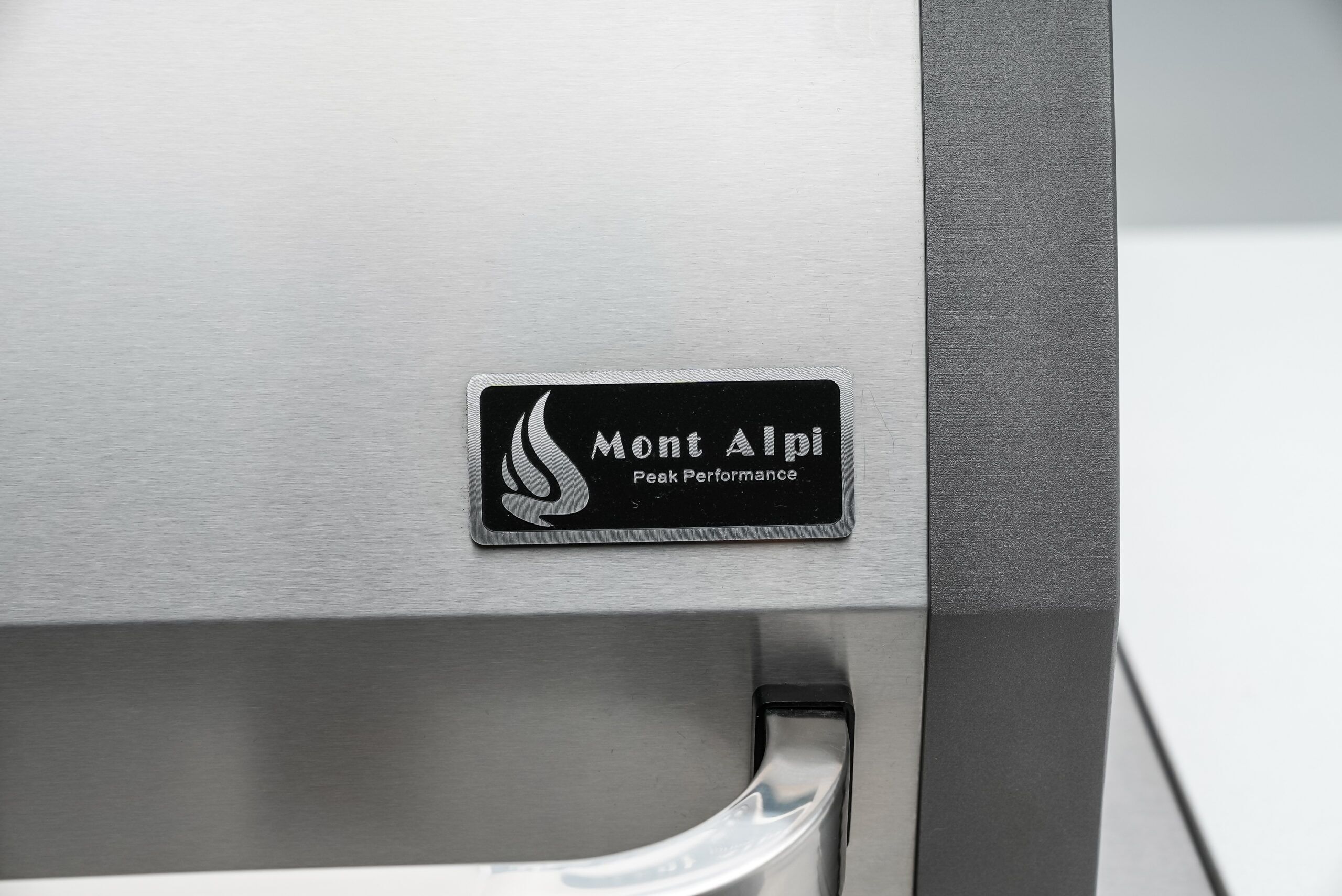Mont Alpi 805 Deluxe Island with a 90 Degree Corner - Image 10